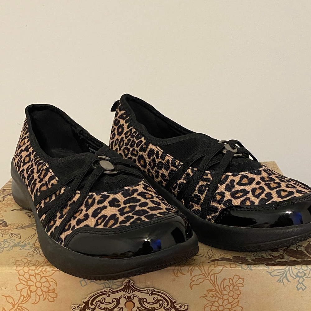 comfortview Leopard Print Slip-On Flats with Black Patent Toe